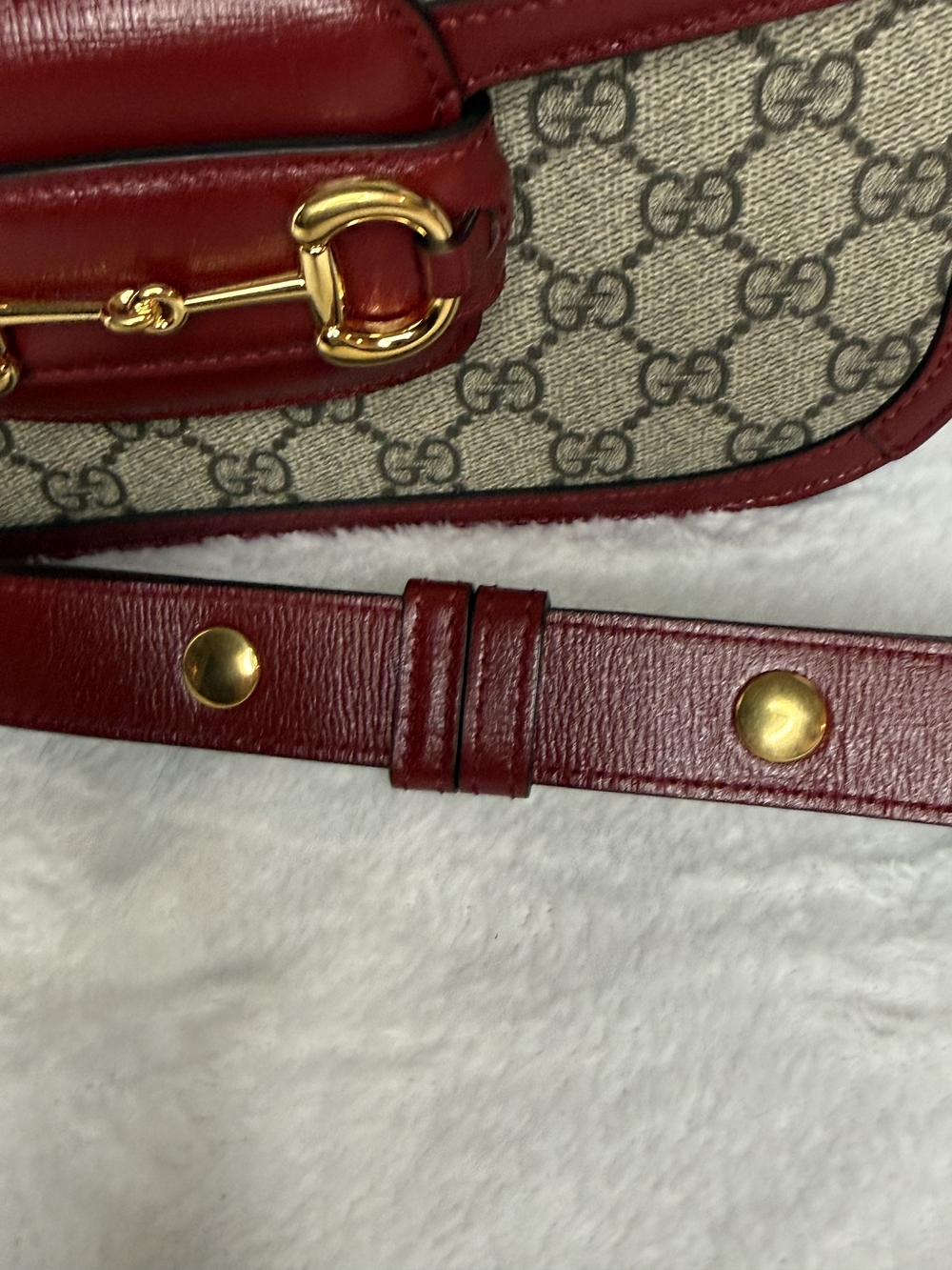 Gucci Horsebit Small Shoulder Bag in Red and Beige GG Canvas - Picture 6 of 13